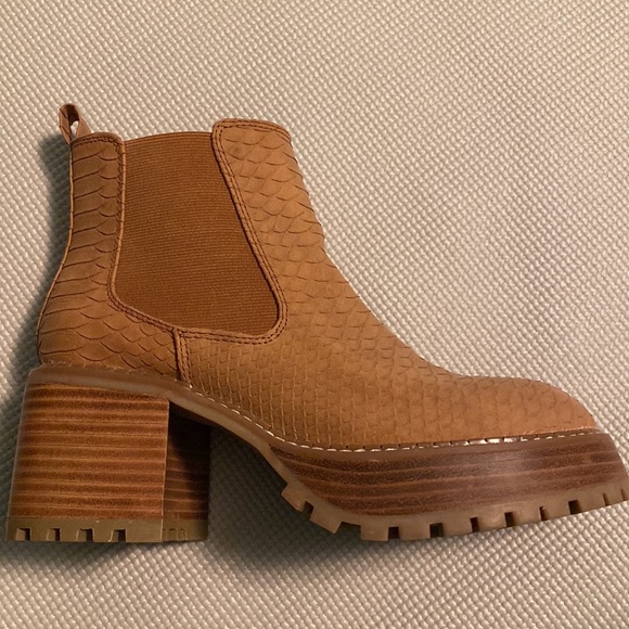 Brown textured Chunky MIA heeled boot - Picture 4 of 7